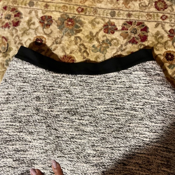 J McLaughlin skirt - Picture 9 of 12